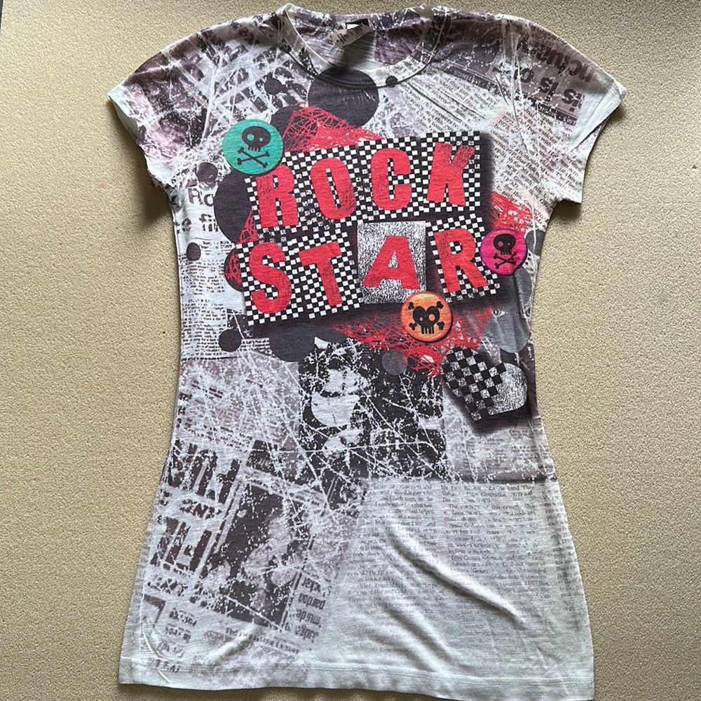 New Rock Star Newspaper Print with Skulls Tee Short Sleeve T-Shirt (Medium)